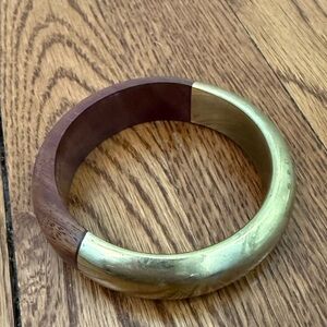 Elegant Gold and Brown Bracelet